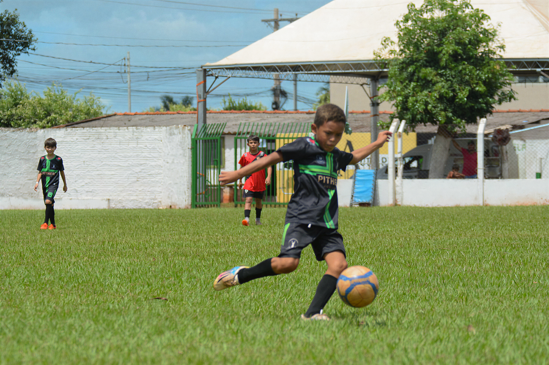 Menino de Iturama é convocado para torneio internacional de futebol na Argentina