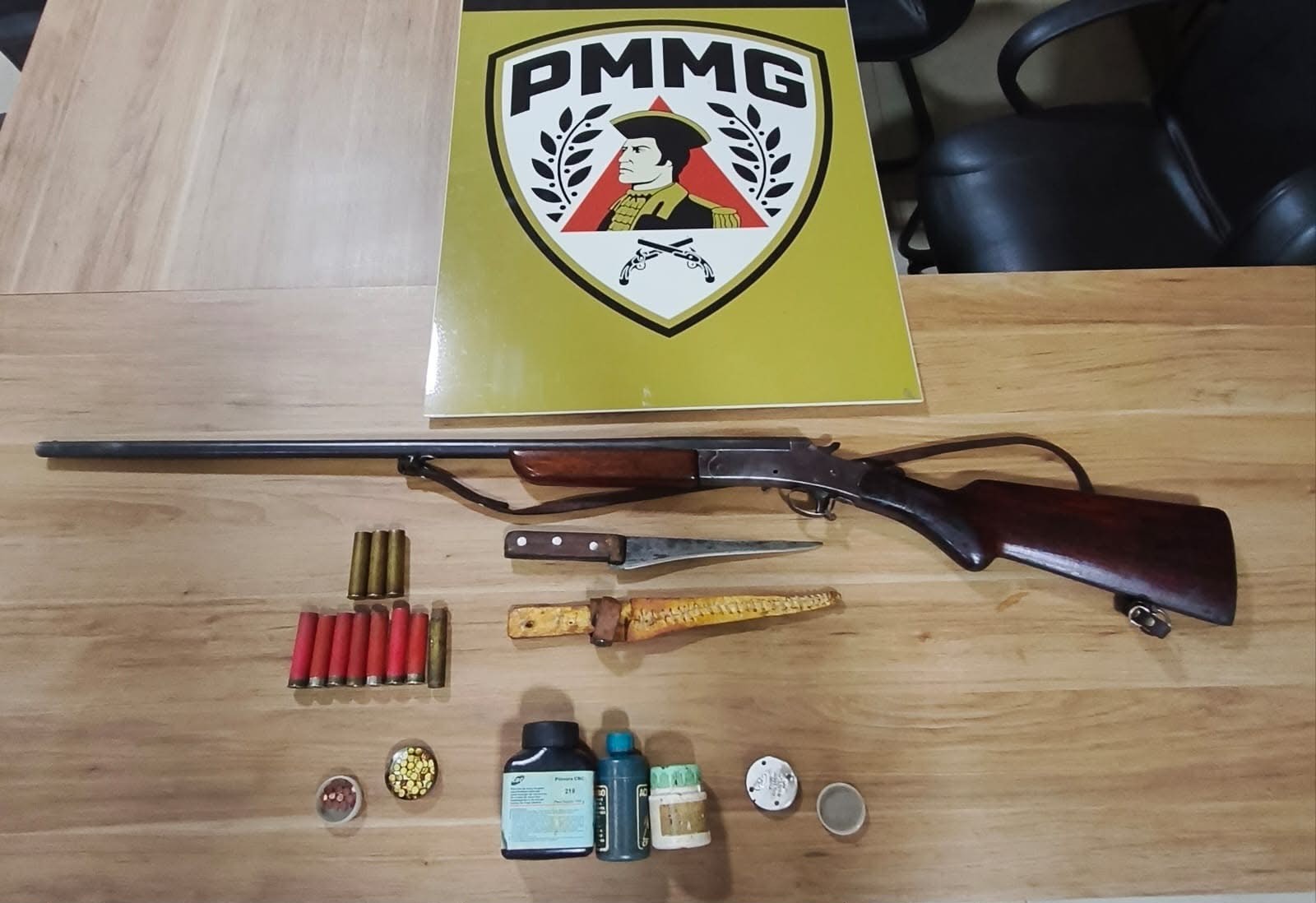 Homem é preso em Carneirinho por ameaça e posse ilegal de arma de fogo