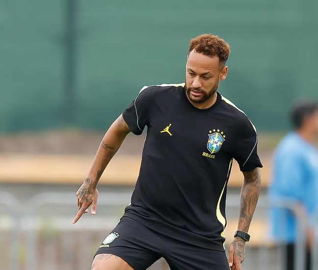 Para "otimizar" recuperação, Neymar está fora do jogo contra o Haiti