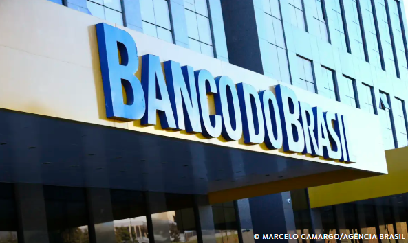 Lucro do Banco do Brasil cai 54% com avanço da crise no agro