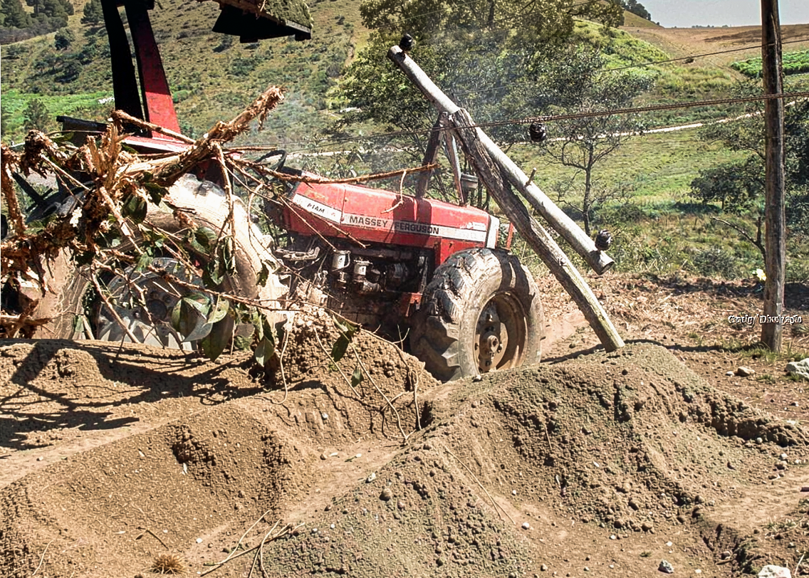Uso inadequado de máquinas agrícolas próximo à rede elétrica ainda provoca mortes no campo, alerta Cemig