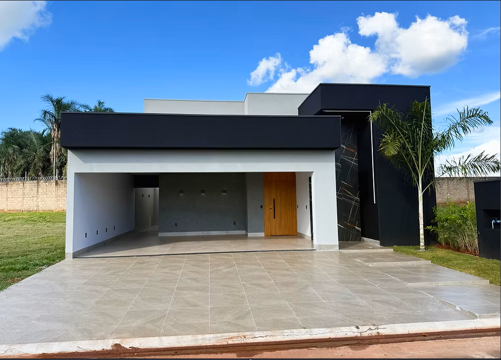 Linda casa no condominio Flamboyant
