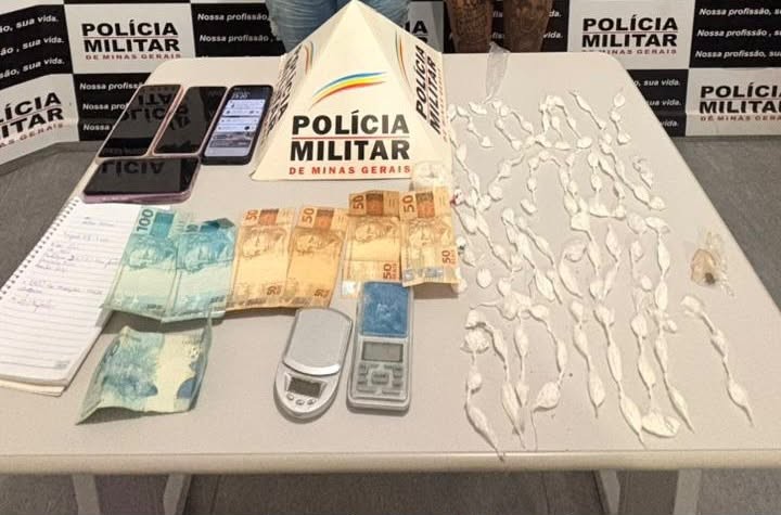 Limeira do Oeste: Mãe e filha são presas por tráfico de drogas
